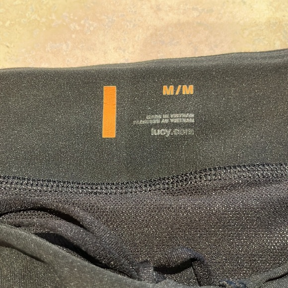 Lucy shorts with lining - Picture 3 of 3